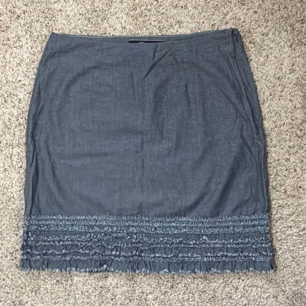 Tommy Bahama Denim Blue Frayed Hem Skirt Size 4 Cotton Skirt - Picture 2 of 6